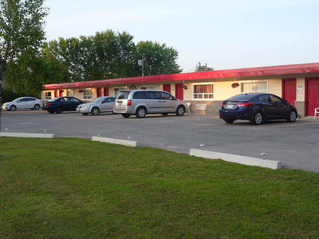 The Silver Birch Motel Goderich Zewnętrze zdjęcie